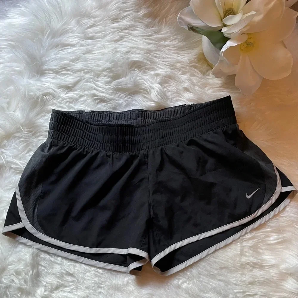 Nike Womens Black & White Dri Fit Elastic Waist